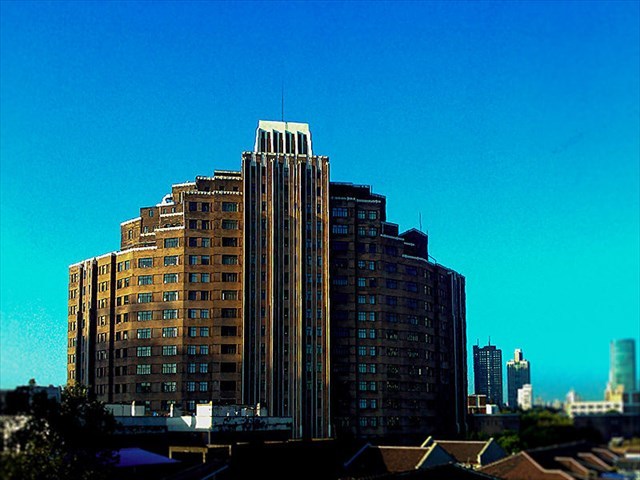 Figure 3: 华懋公寓(锦江饭店) 图片来自藏点页面