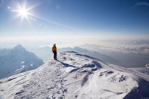 在山顶Photo by Maacher